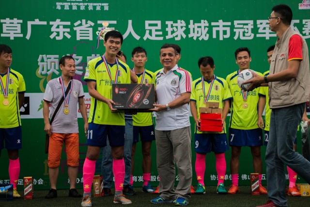 利物浦后悔了吗？玛玛达面对巴萨被狂灌7球